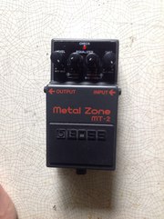 Педаль эффектов для гитары Boss MT-2 Metal Zone